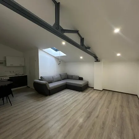 Moderns Loft-apartment Stilvoll Und Zeitlos Apartmán *
